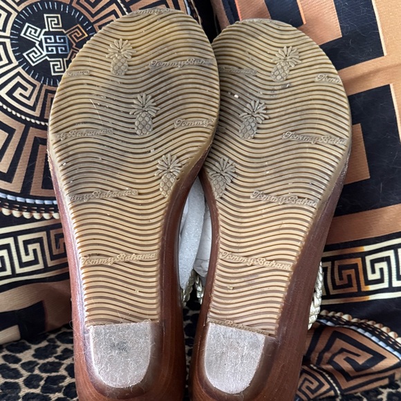 Tommy Bahama Gold Embellished Sandals - Picture 4 of 6